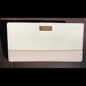 Kate Spade wallet - Excellent Used Condition